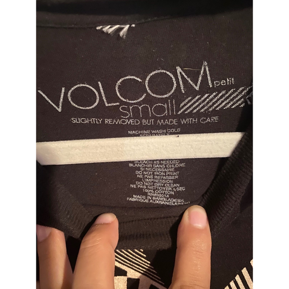 Volcom NWT Womens Tshirt - Picture 3 of 3